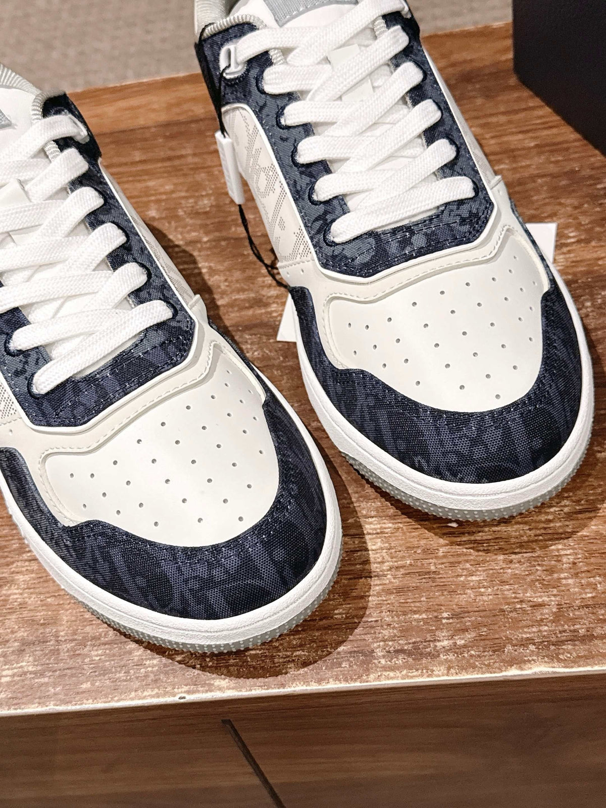 Leather Low-Top Blue and White Sneakers - Men's