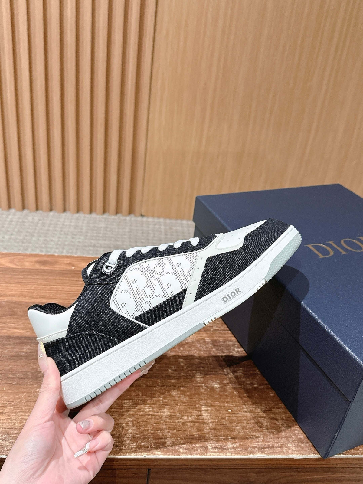 Leather Low-Top Blue and White Sneakers - Men's