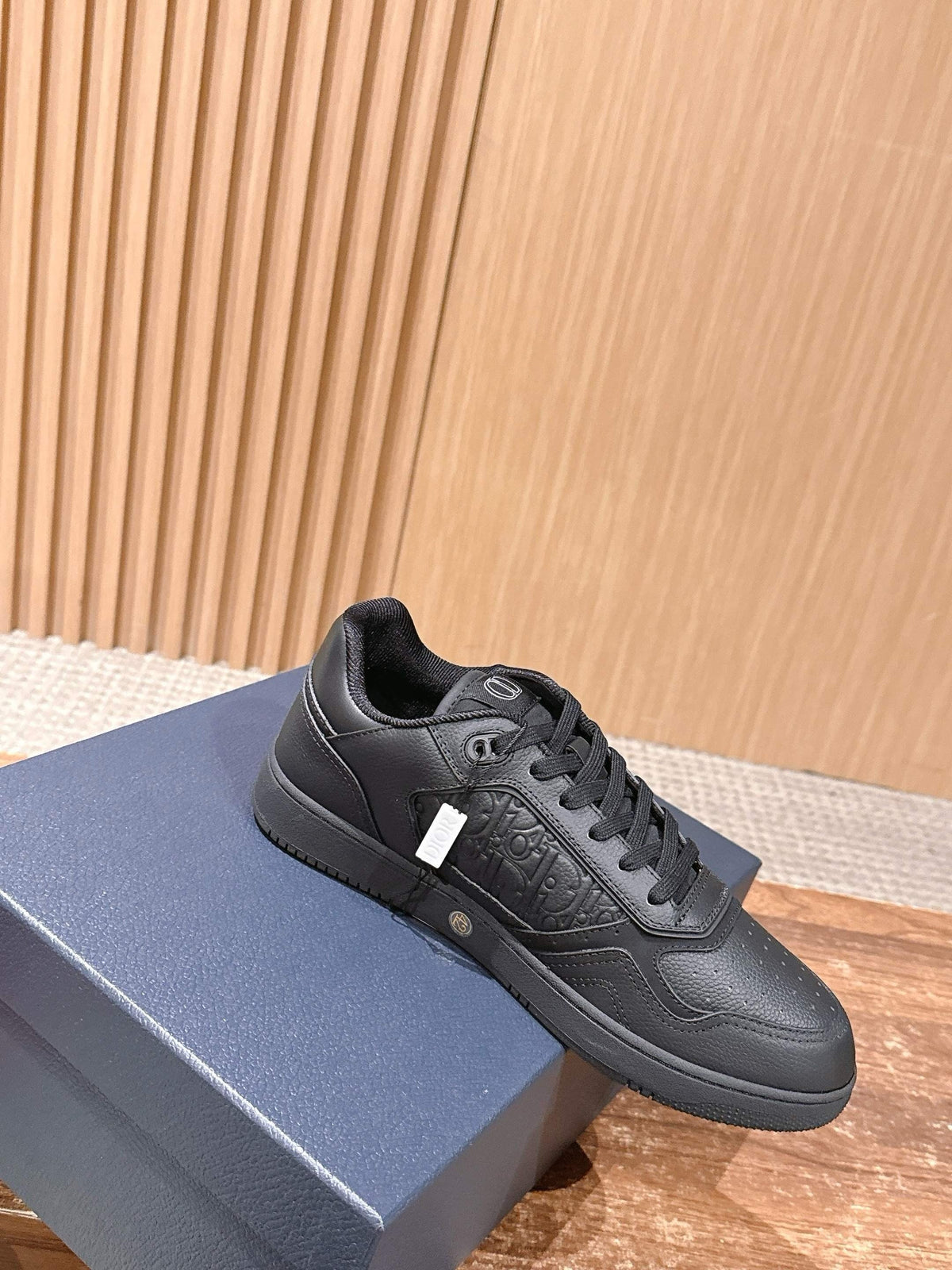 Cream Leather Plain Low-Top - Men's
