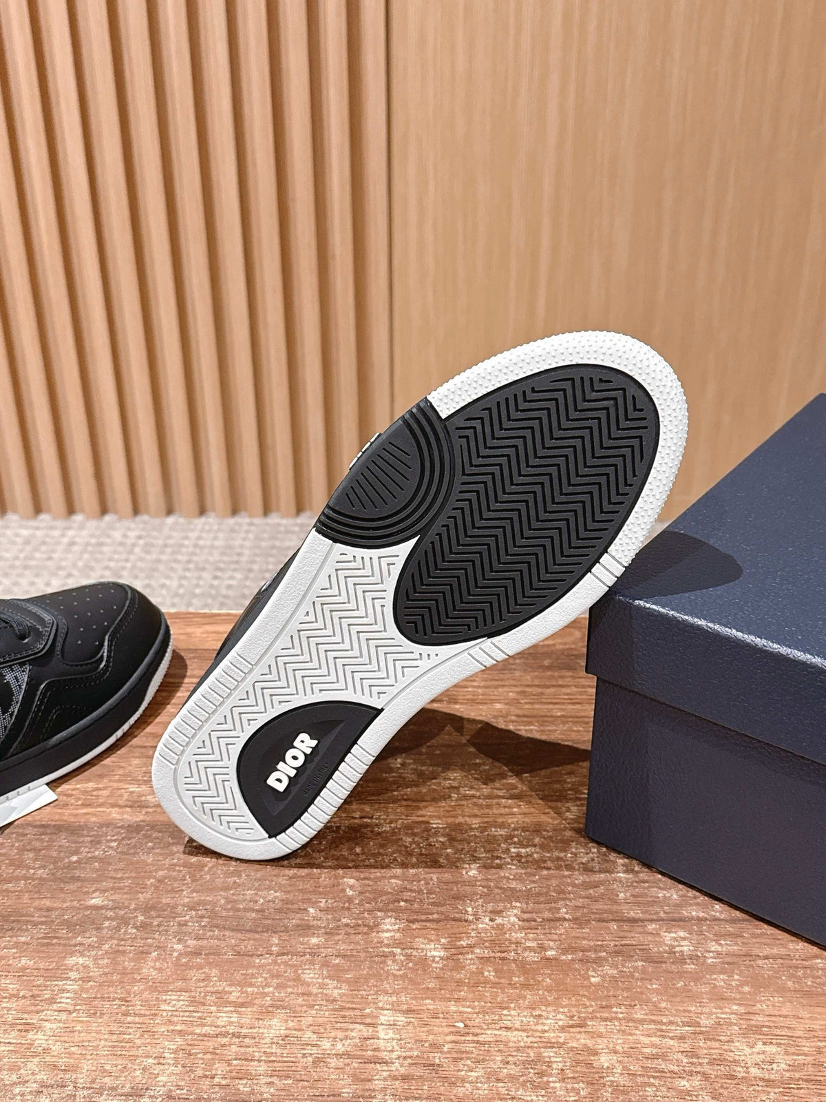 Black Leather Embossed Low-Top - Men's
