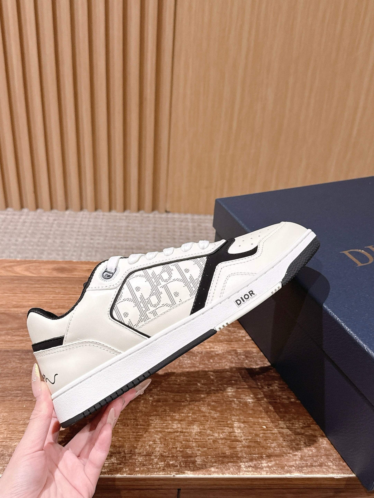Black Leather Embossed Low-Top - Men's