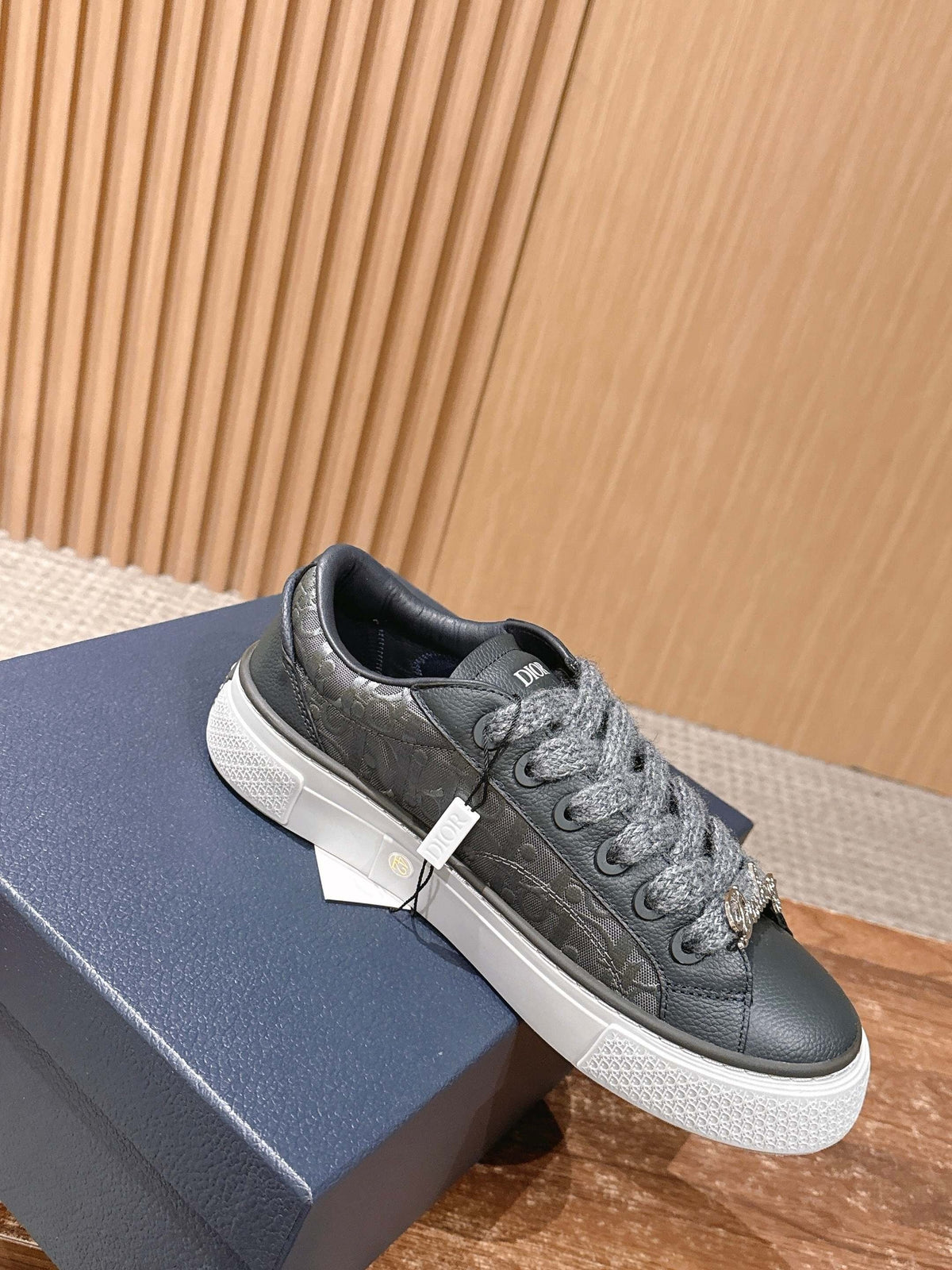 Leather Low-Top Grey Sneakers - Men's