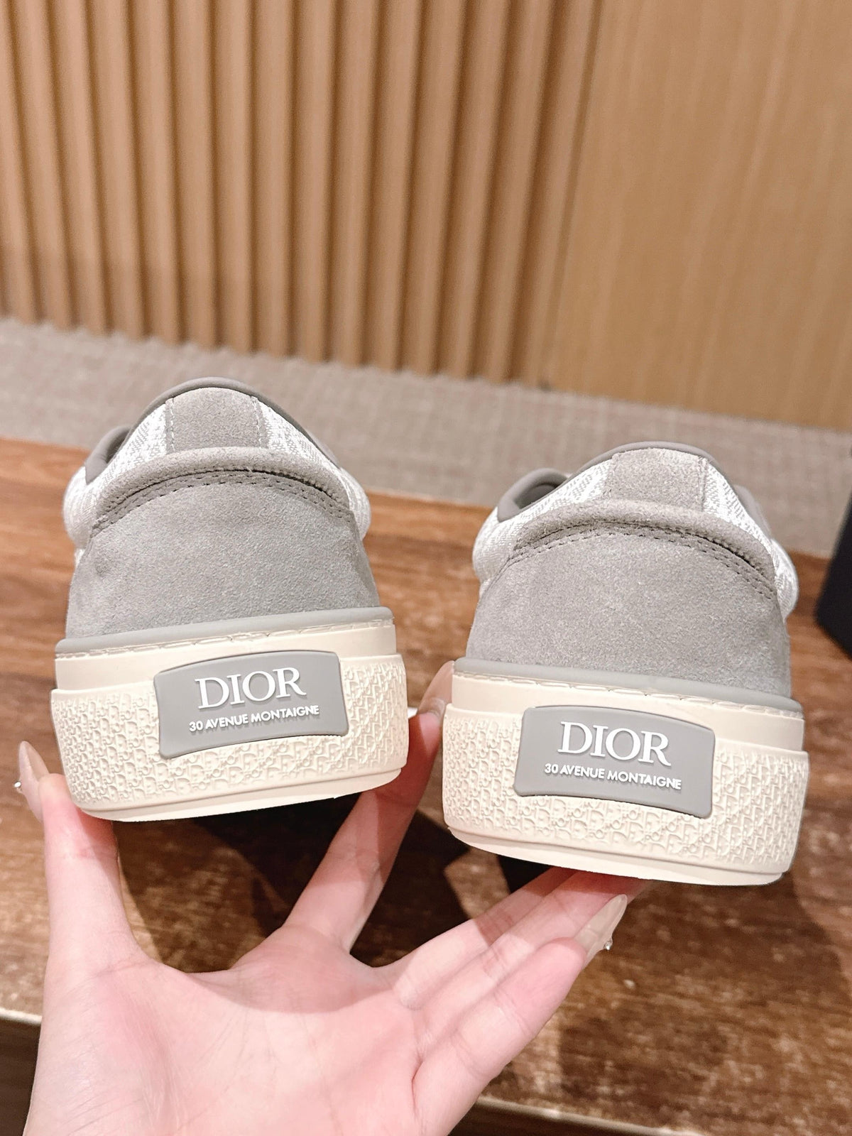 Leather Low-Top Grey Sneakers - Men's