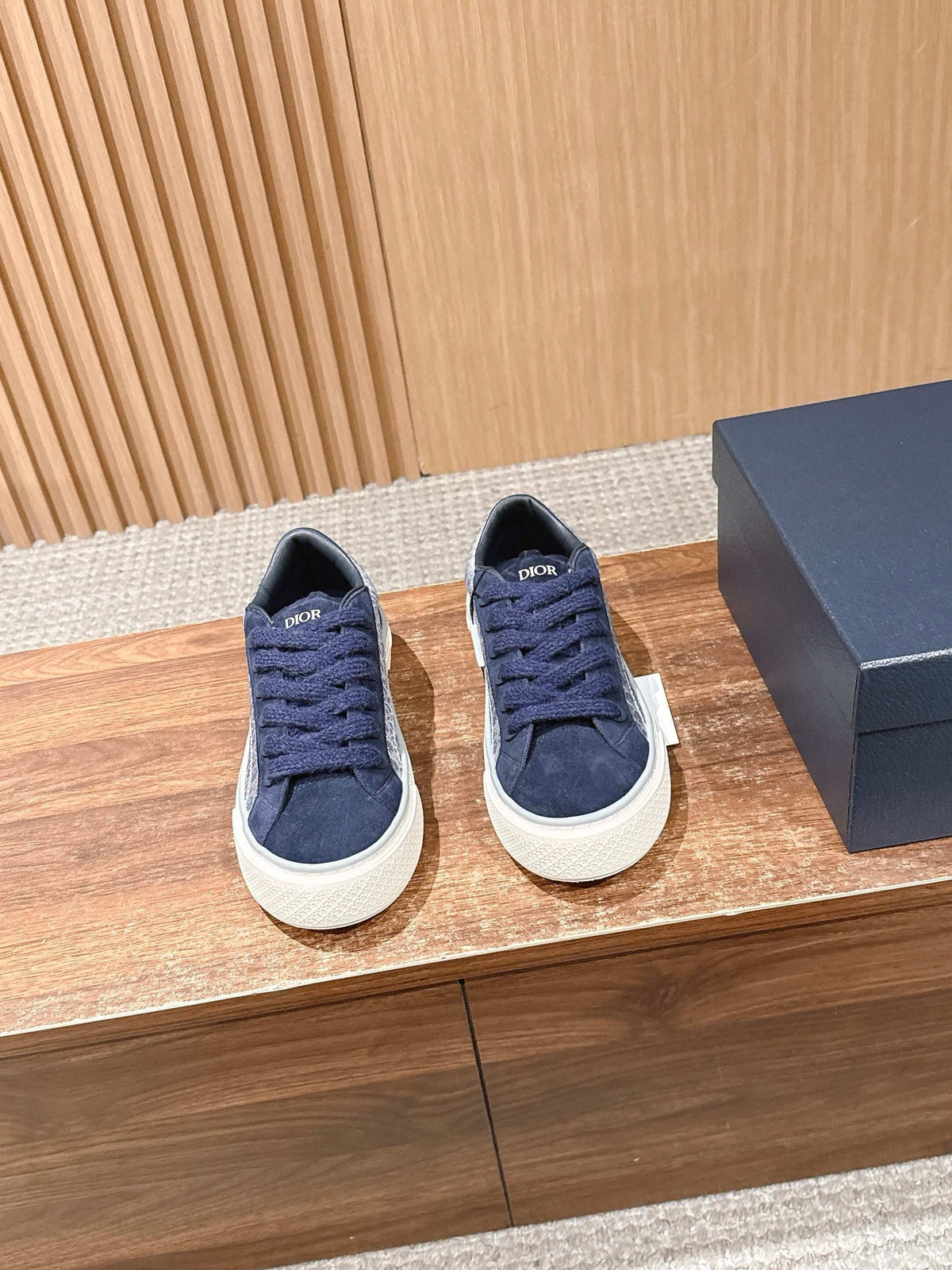 Leather Low-Top Grey Sneakers - Men's
