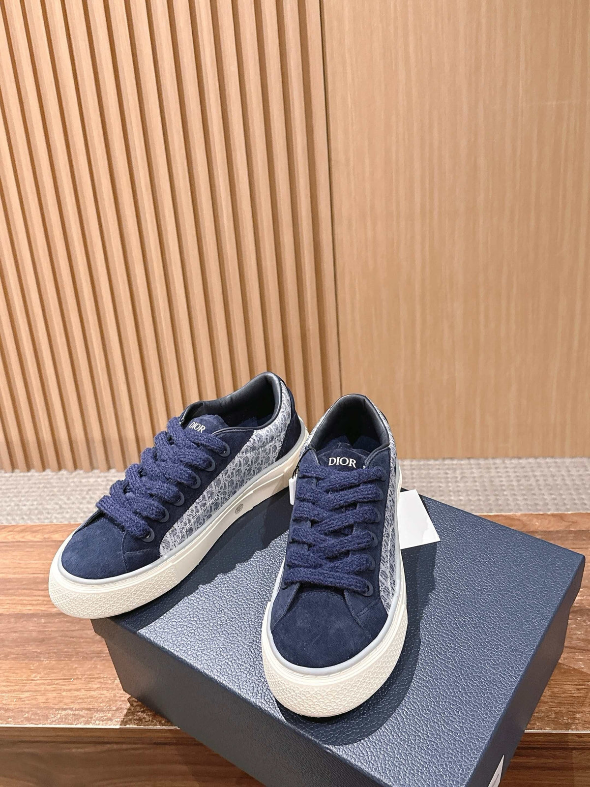 Leather Low-Top Grey Sneakers - Men's