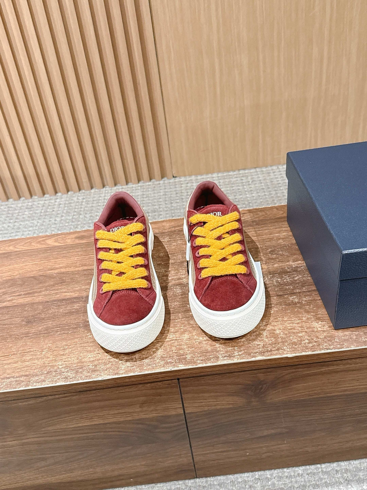 Leather Low-Top Grey Sneakers - Men's