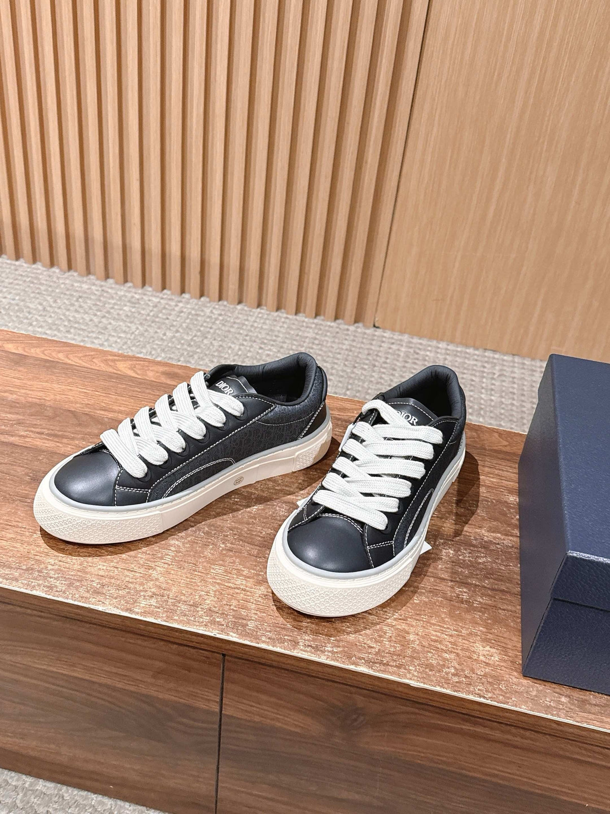 Black Leather Two-Tone Low-Top - Men's