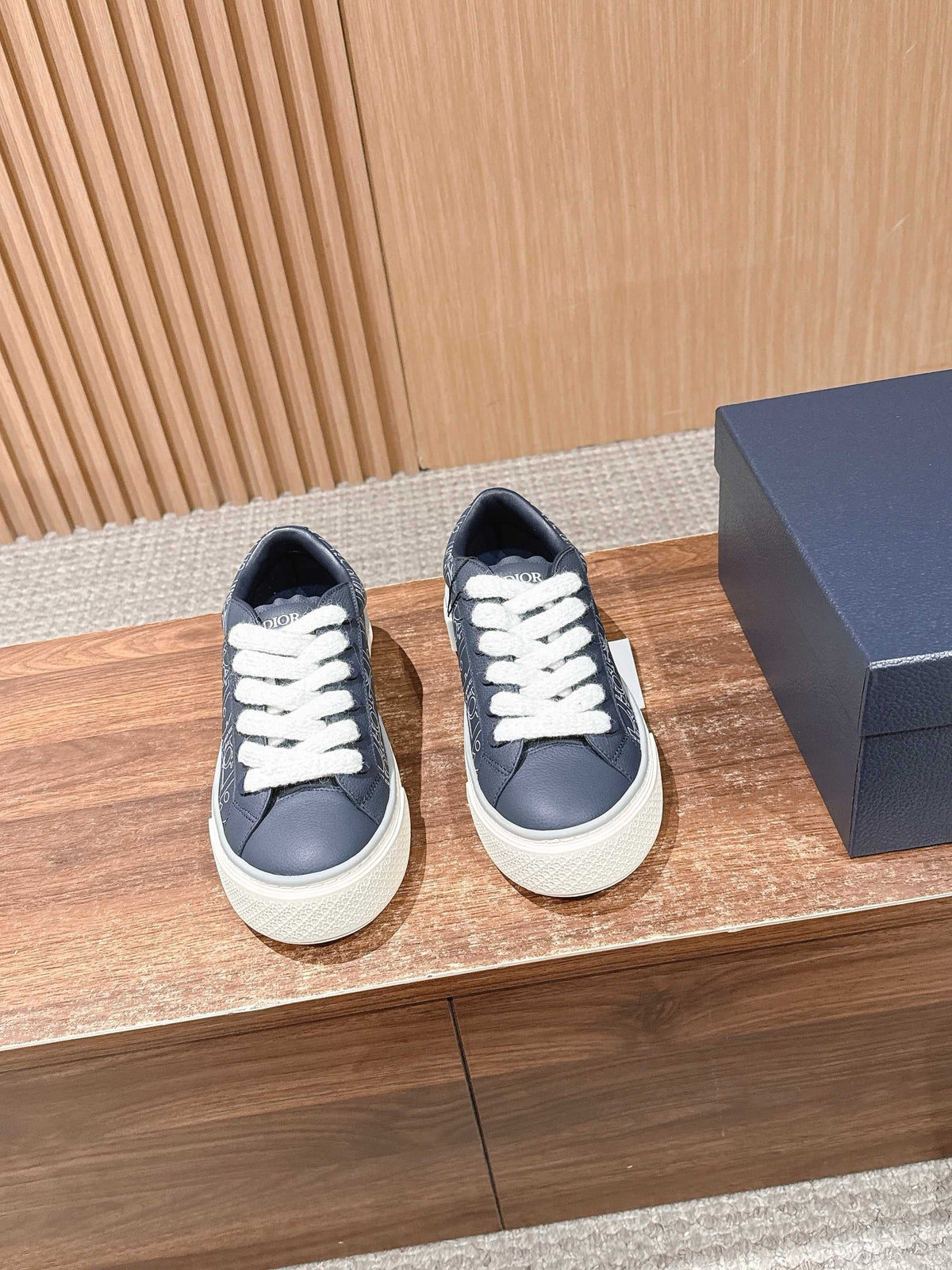 Leather Low-Top Grey and White Sneakers - Men's