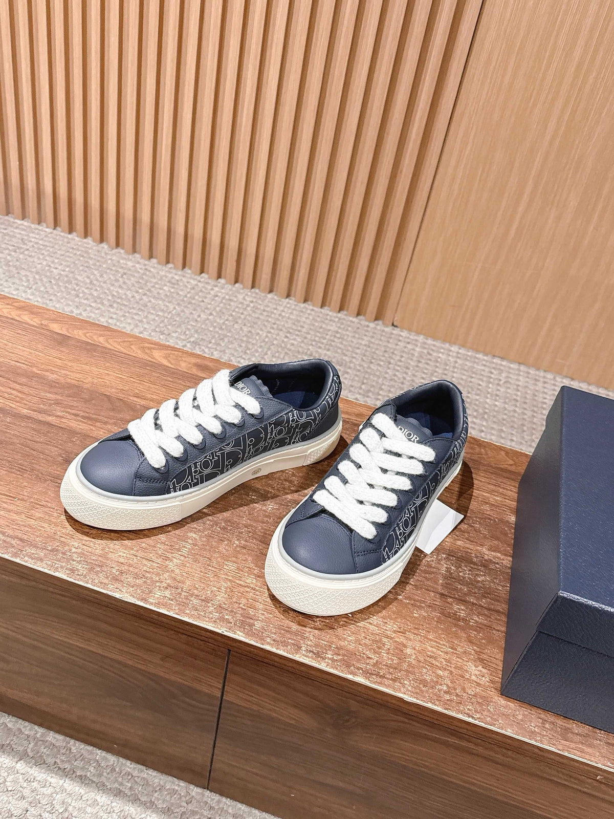 Leather Low-Top Black Sneakers - Men's
