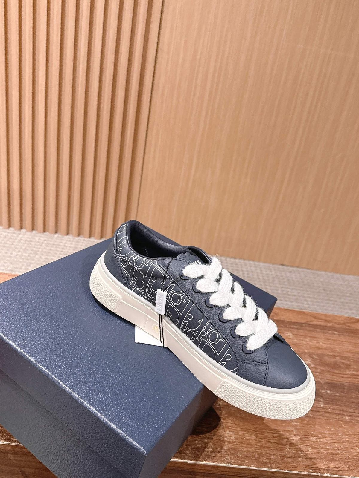 Leather Low-Top Black Sneakers - Men's