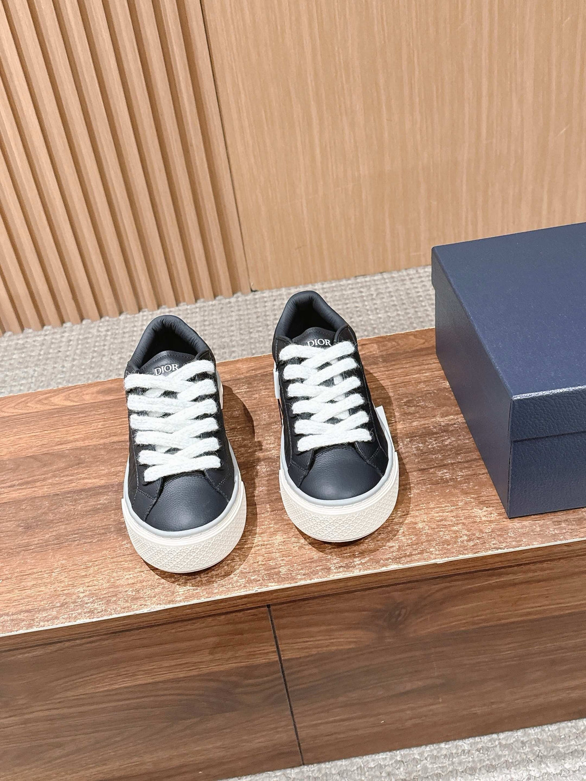 Leather Low-Top Grey and White Sneakers - Men's