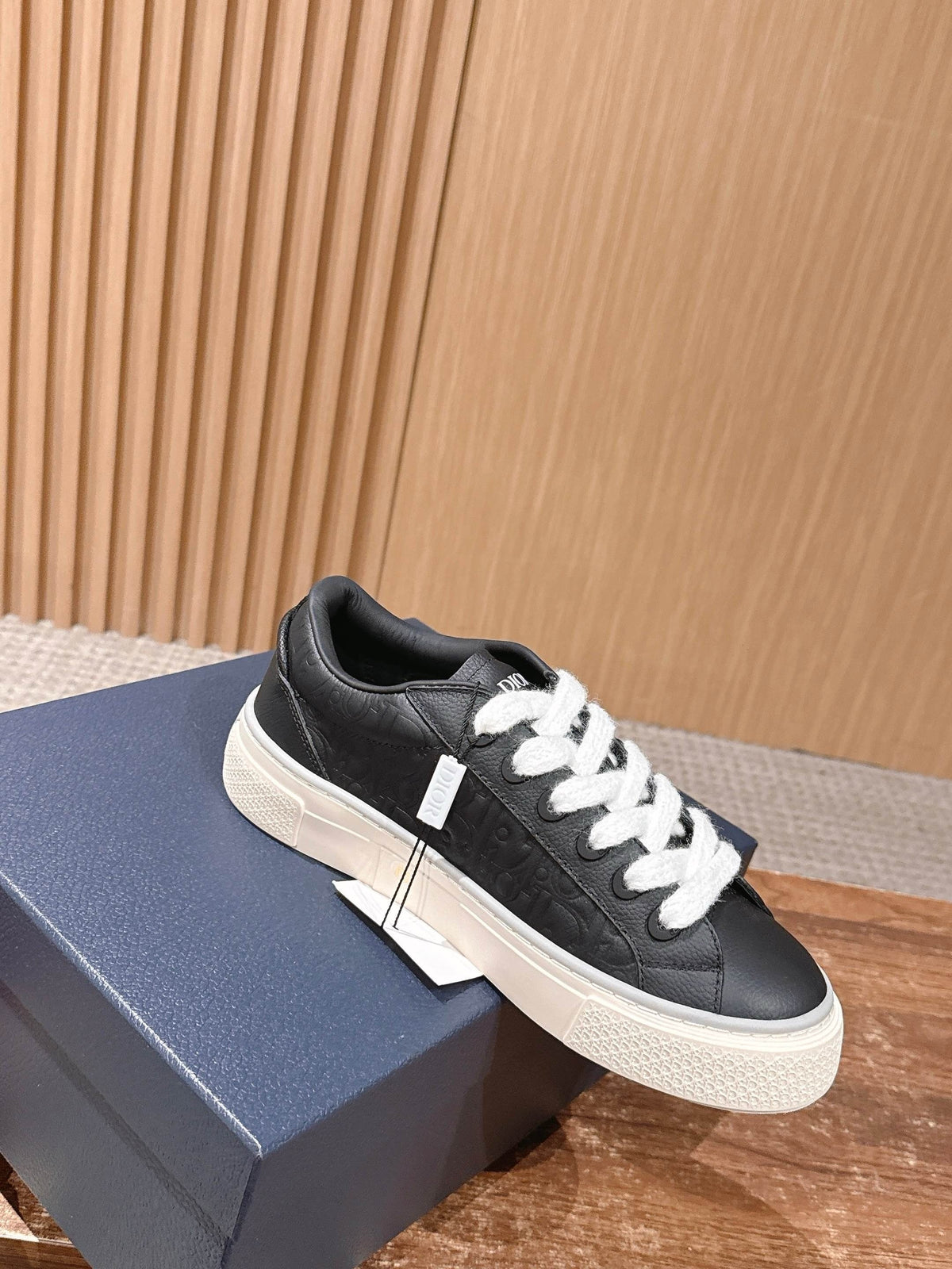 Leather Low-Top Grey and White Sneakers - Men's