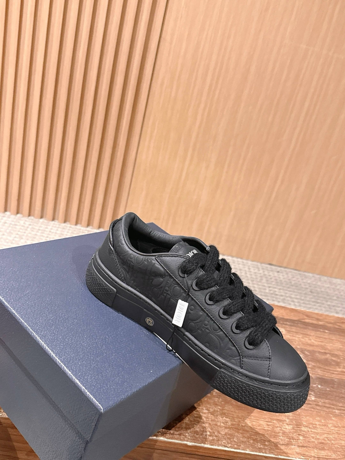 Leather Low-Top Black Sneakers - Men's