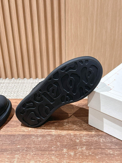 Black Sneakers