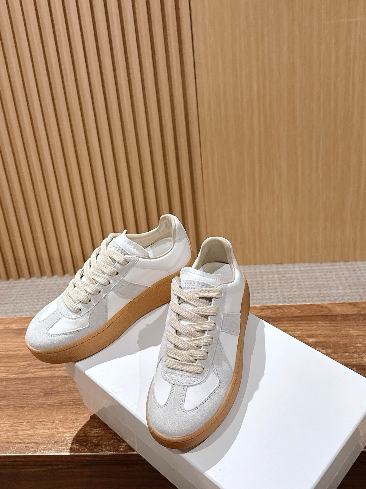 White Leather Gum Sole Low-Top - Women's