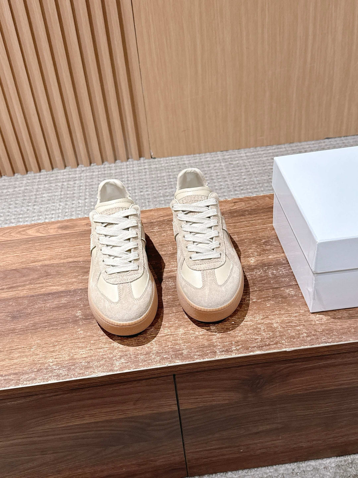 White Leather Gum Sole Low-Top - Women's