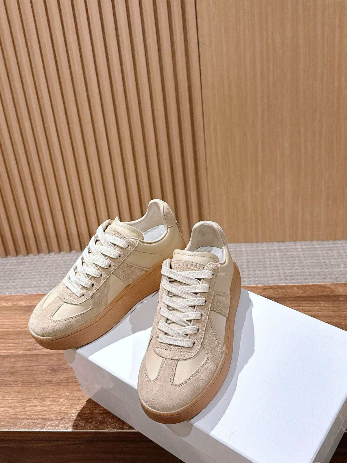 White Leather Gum Sole Low-Top - Women's