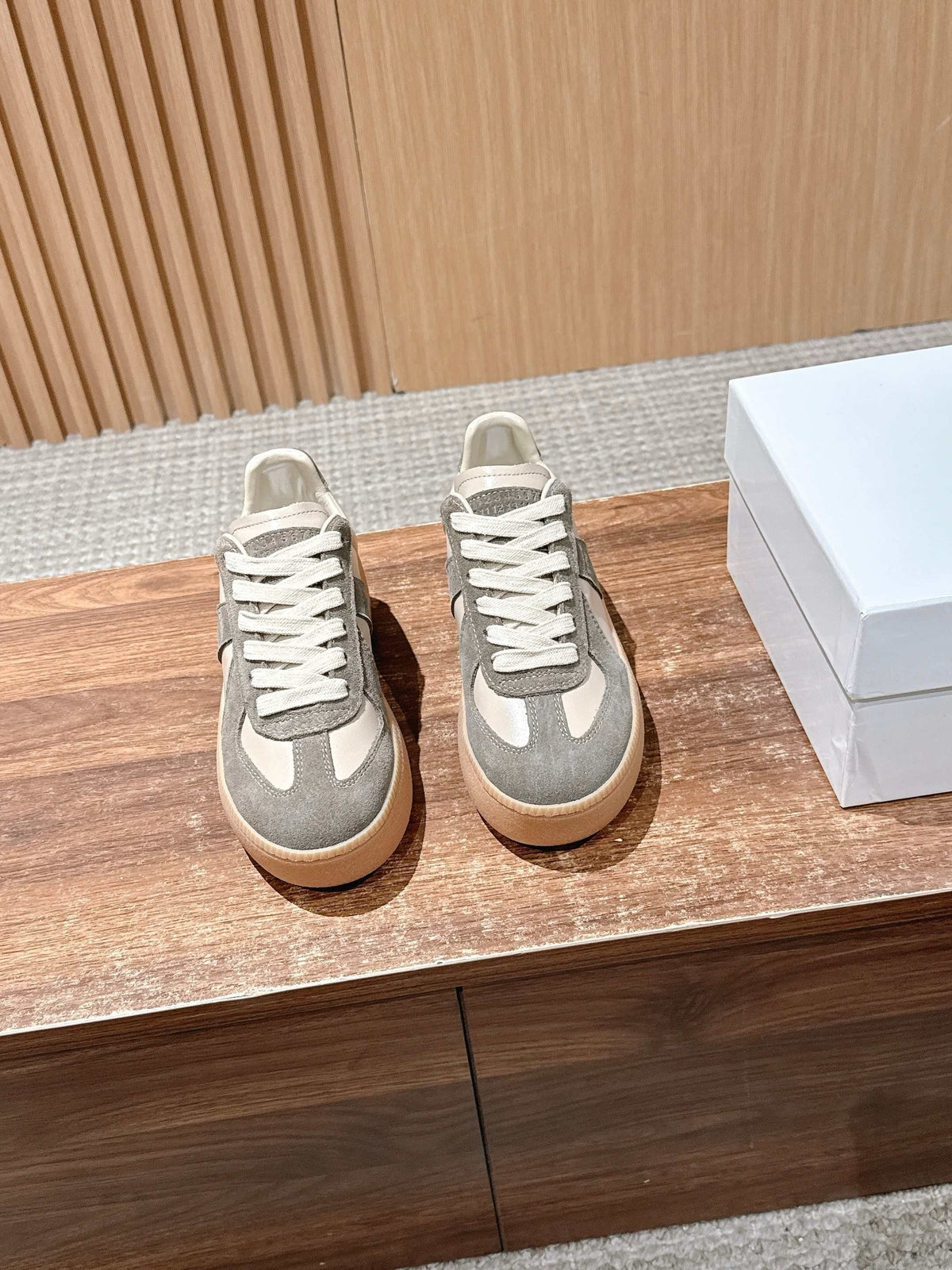 White Leather Gum Sole Low-Top - Women's