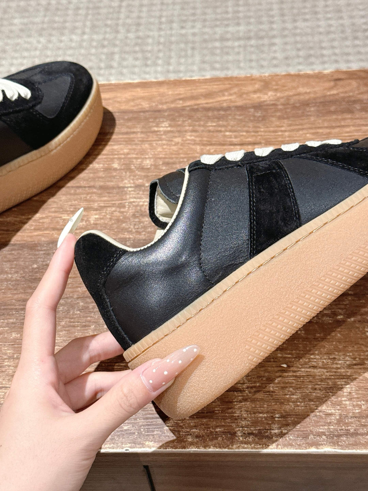 White Leather Gum Sole Low-Top - Women's