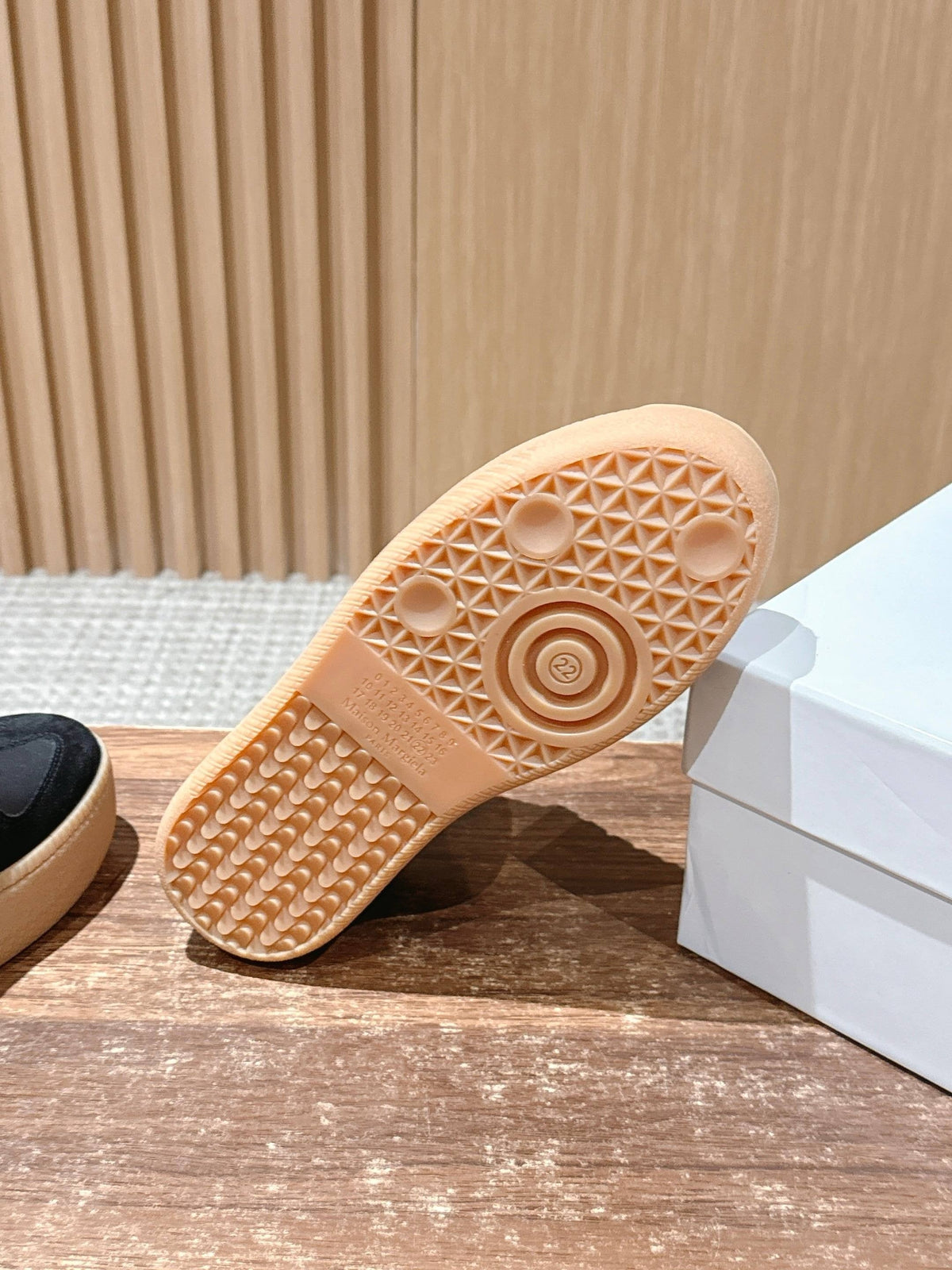 White Leather Gum Sole Low-Top - Women's