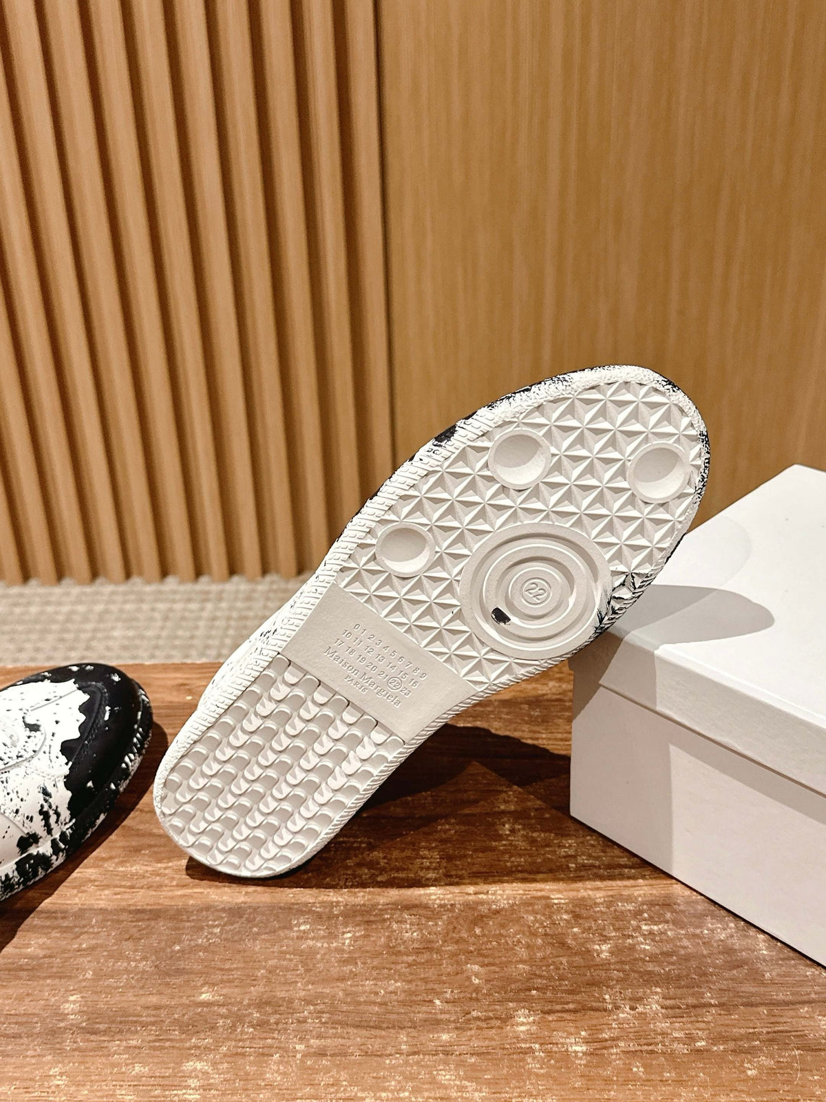 Paint drop Black and White Sneakers