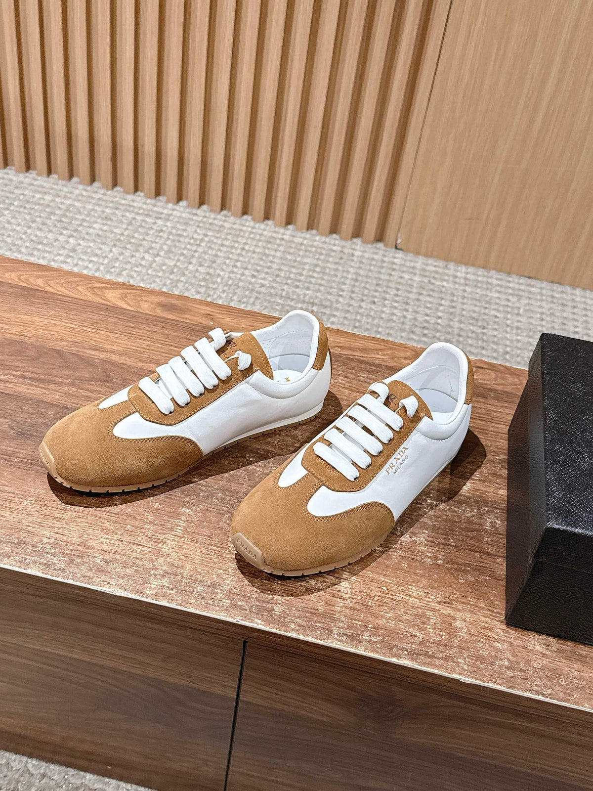White Leather Colourblock Low-Top - Women's