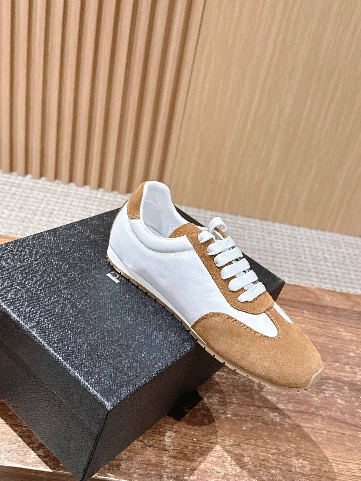 White Leather Colourblock Low-Top - Women's