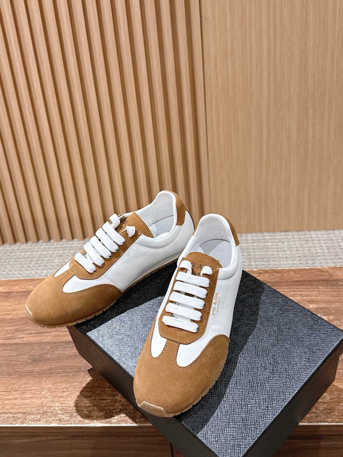 White Leather Colourblock Low-Top - Women's