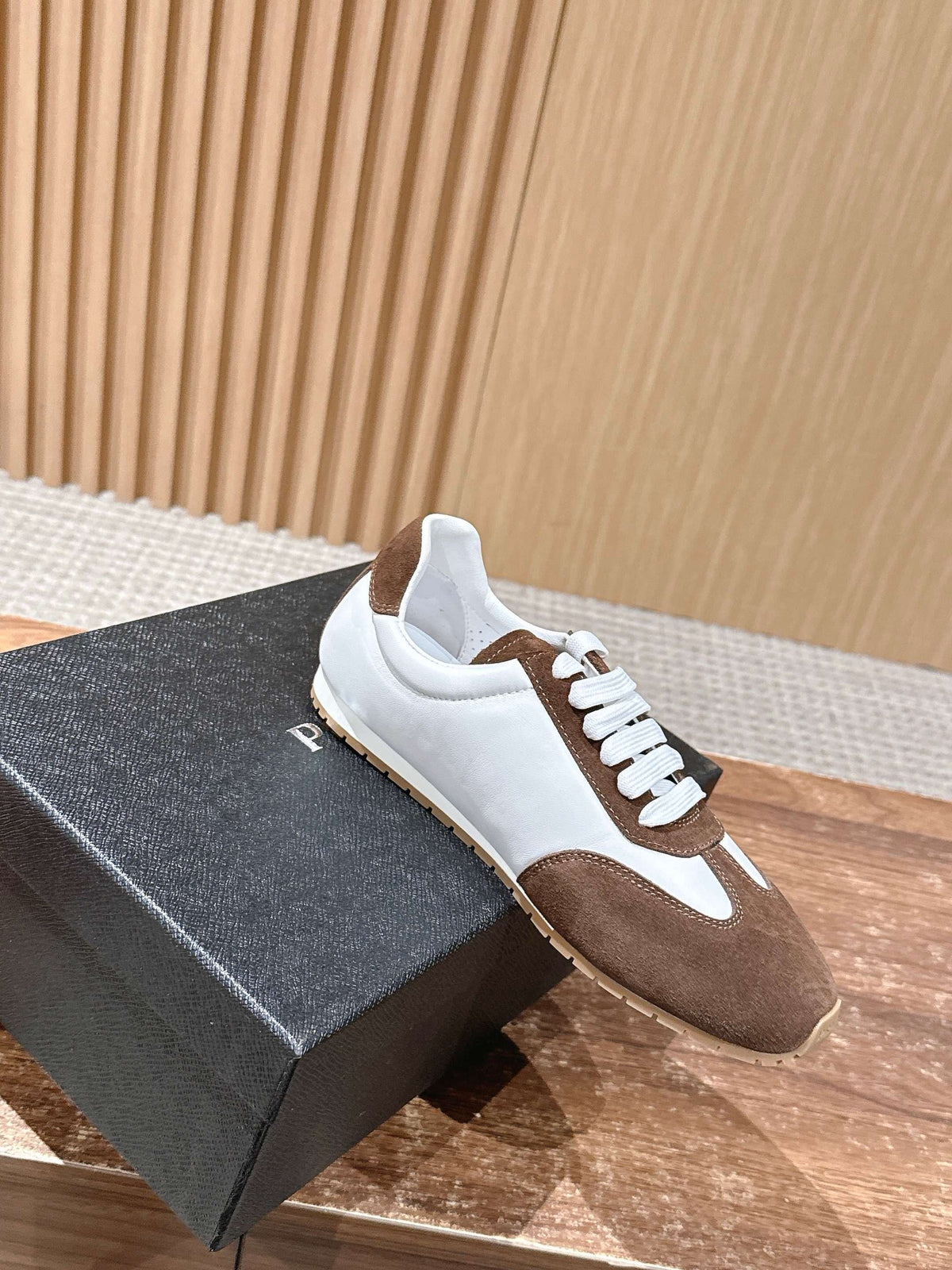 White Leather Colourblock Low-Top - Women's
