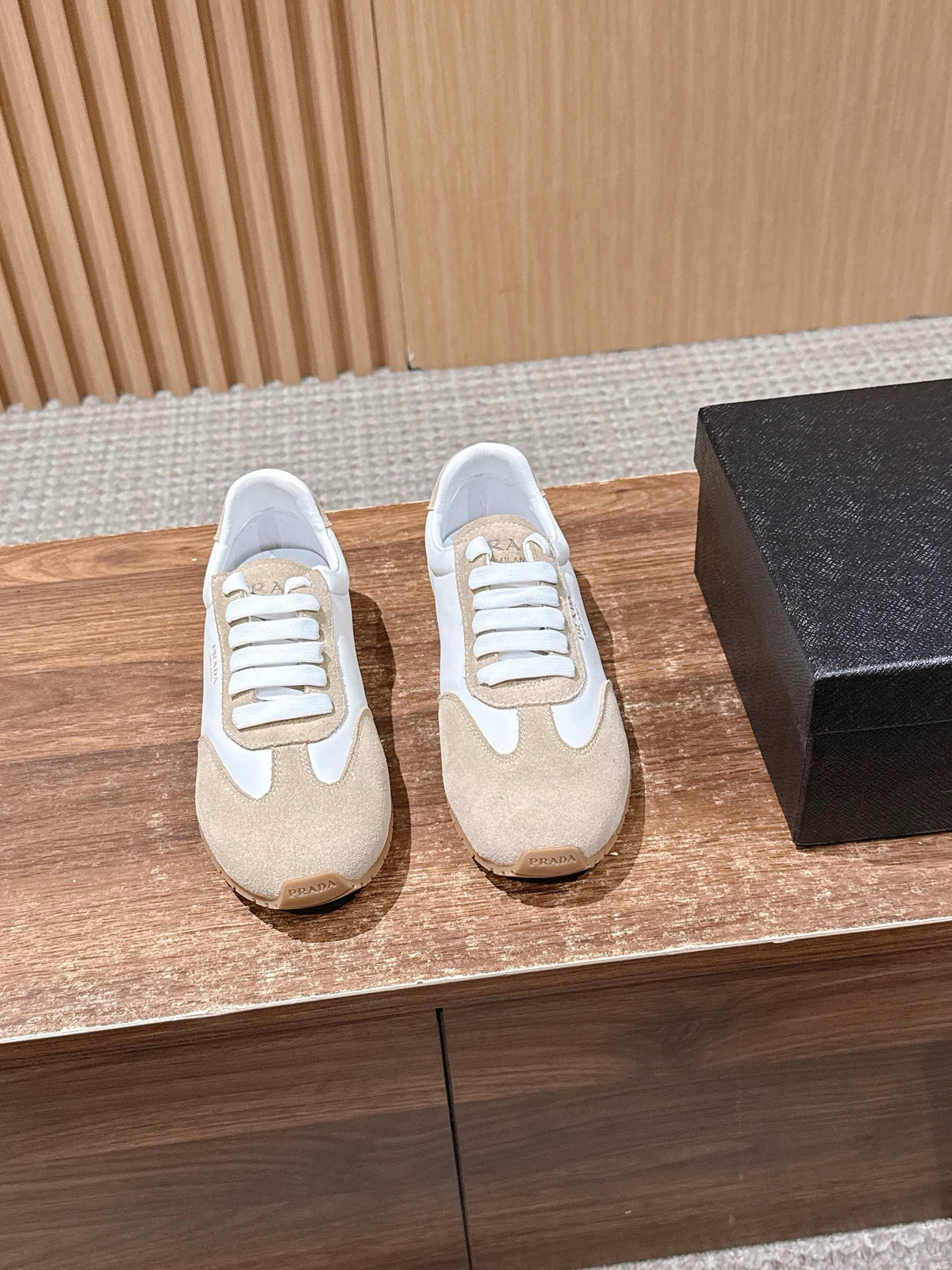 White Leather Colourblock Low-Top - Women's