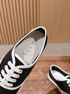Black Canvas Contrast Sole Low-Top - Women's
