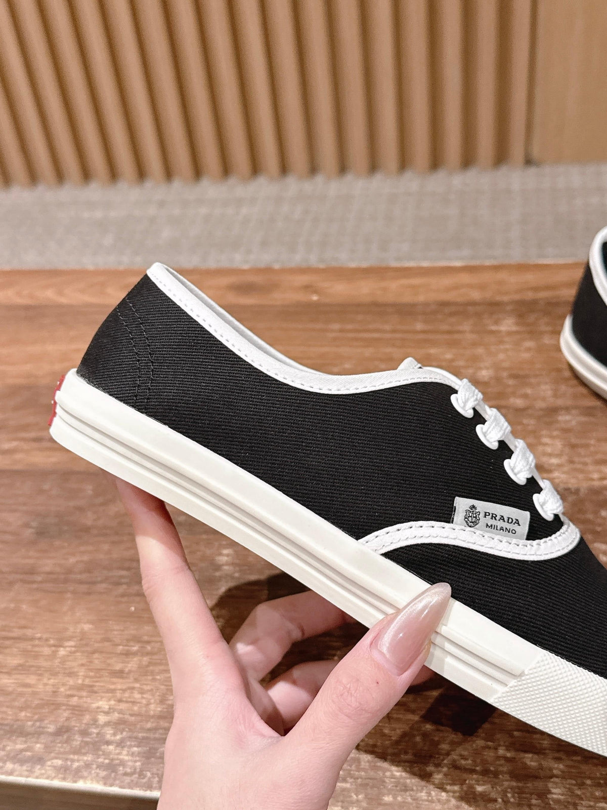 Black Canvas Contrast Sole Low-Top - Women's
