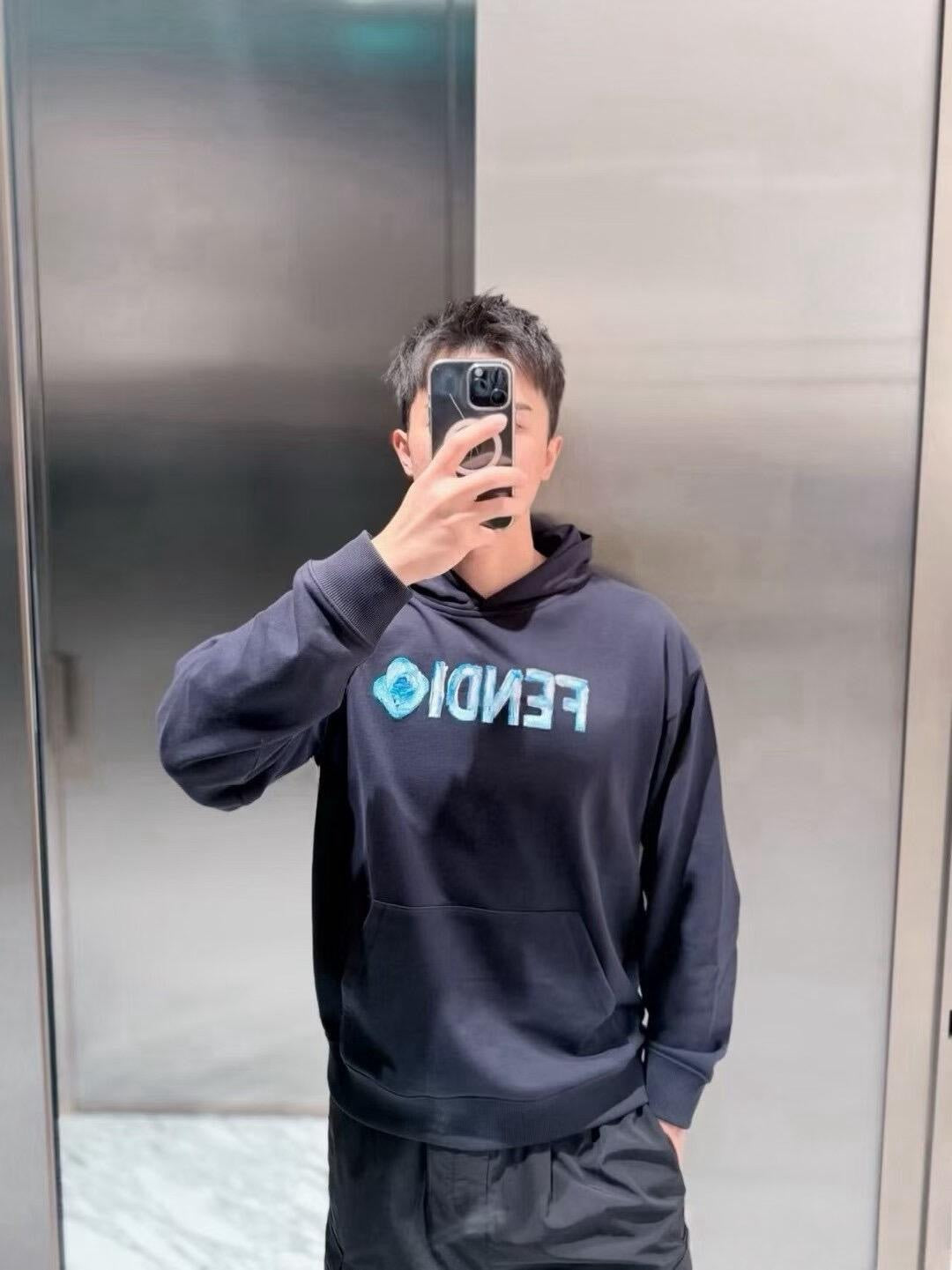 Navy Cotton Graphic Pullover - Men's