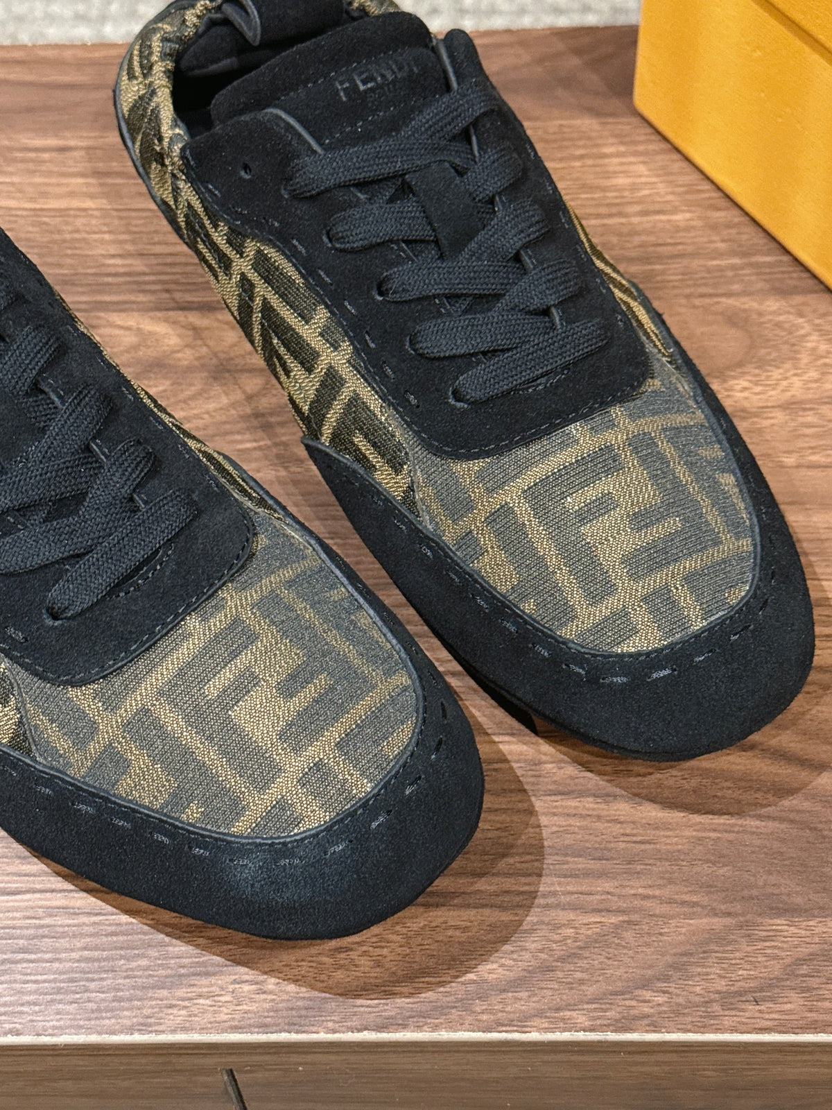 Grey Suede Logo Band Low-Top - Men's