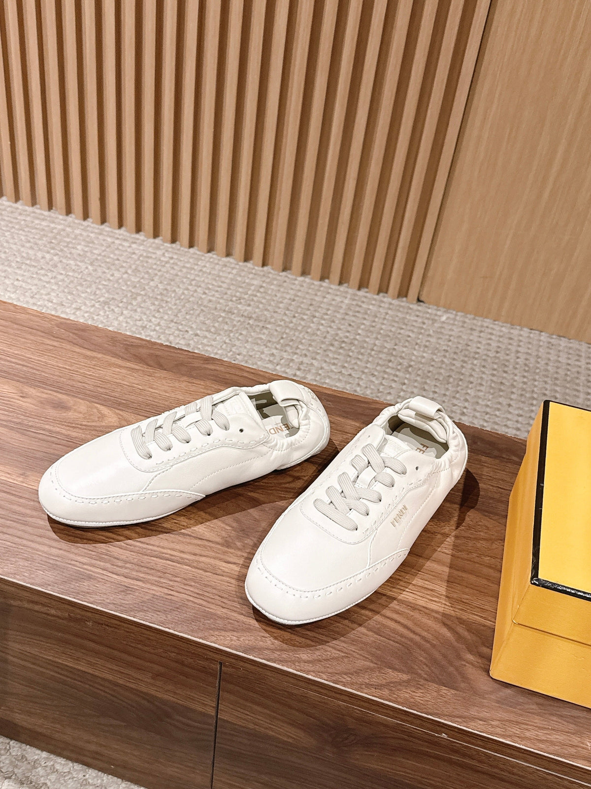 Cream Leather Plain Low-Top - Men's