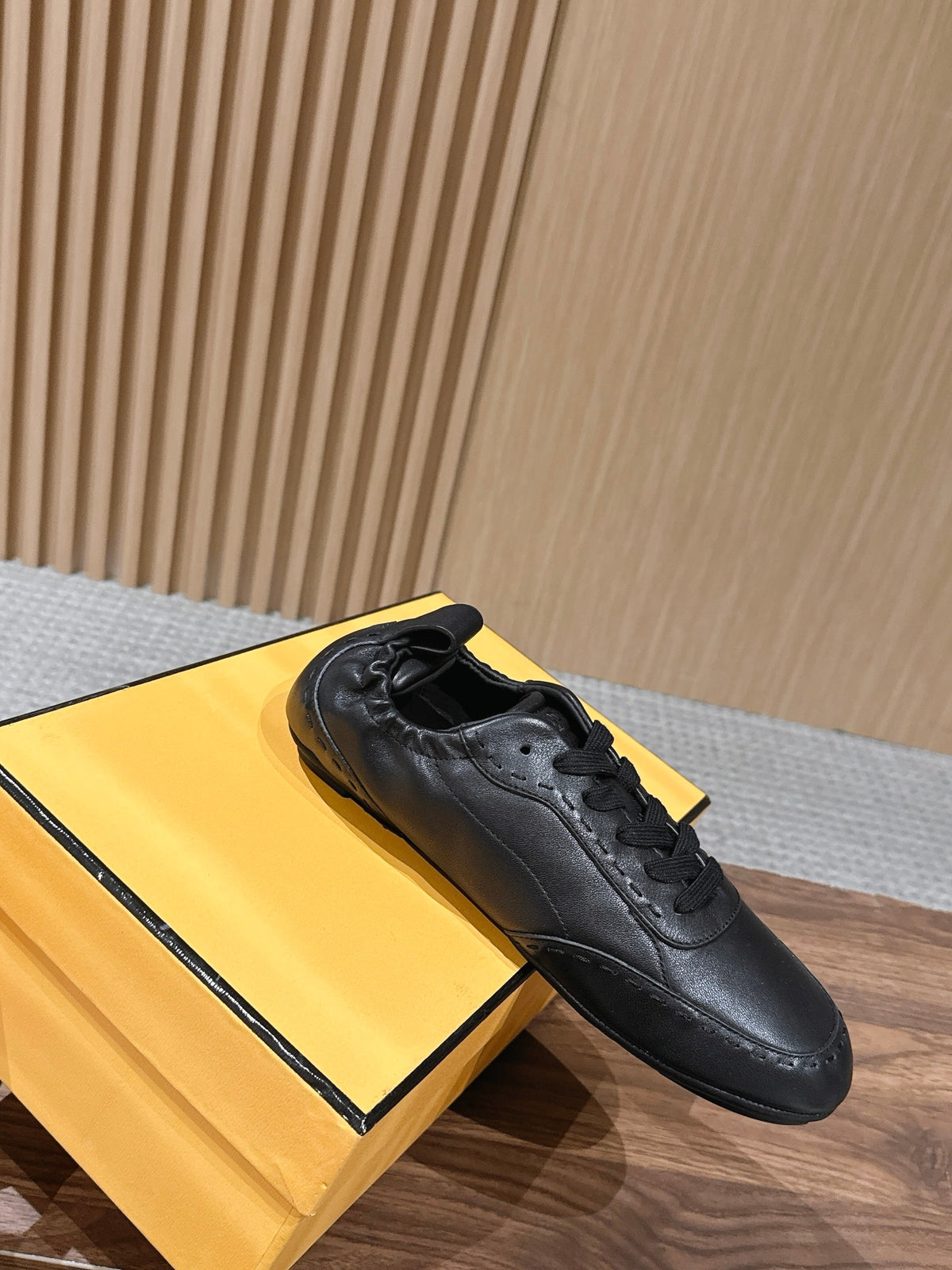 Cream Leather Plain Low-Top - Men's