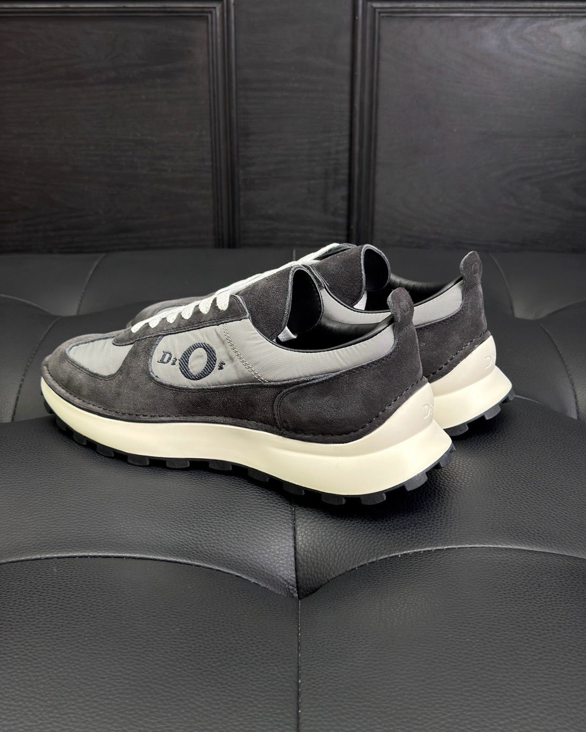 Leather Low-Top Cream Sneakers - Men's