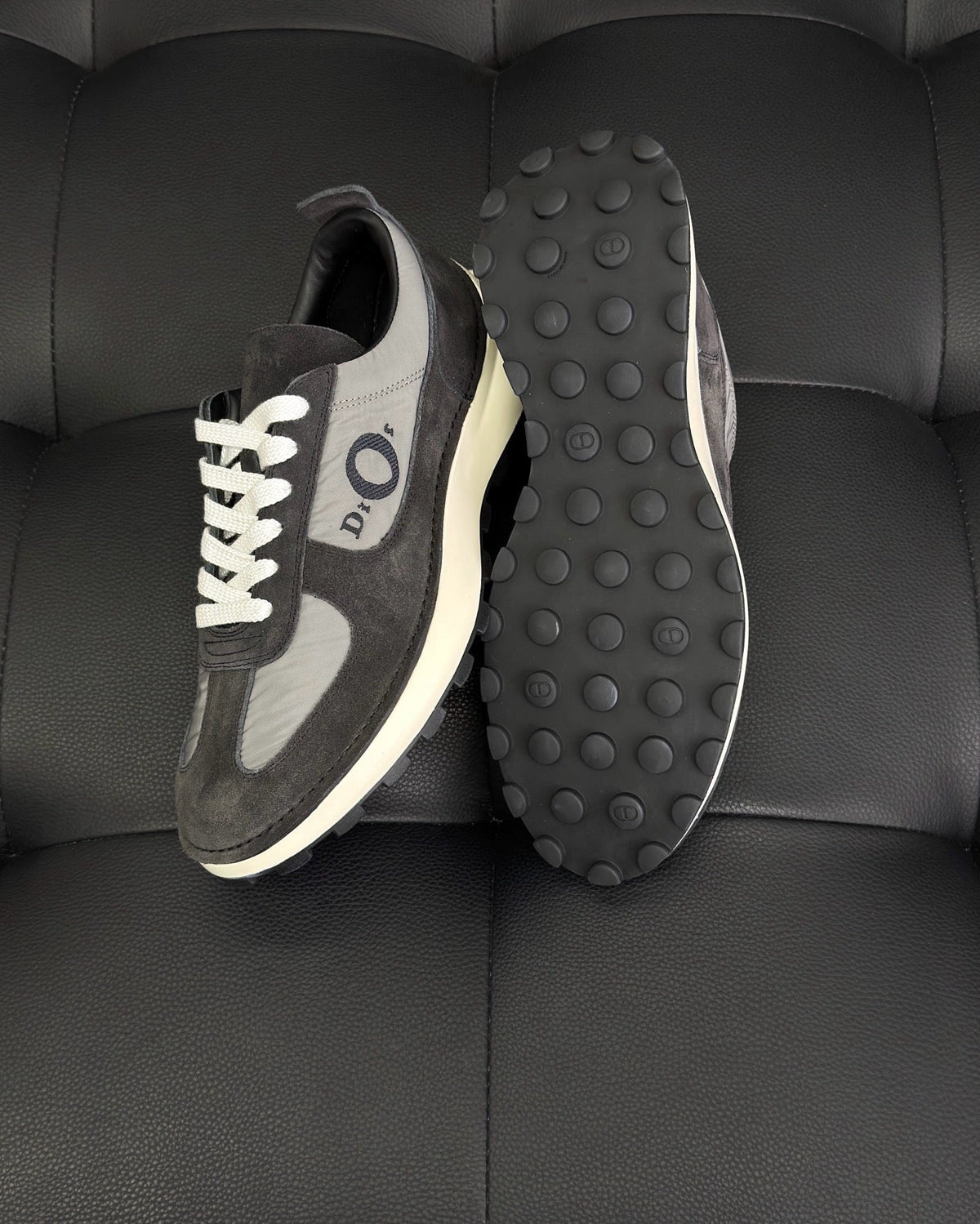 Leather Low-Top Cream Sneakers - Men's