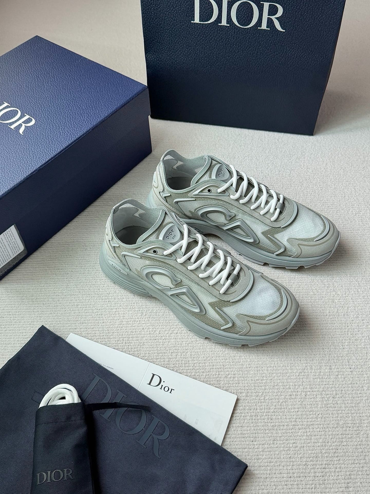 Mesh Runner Silver Sneakers - Men's