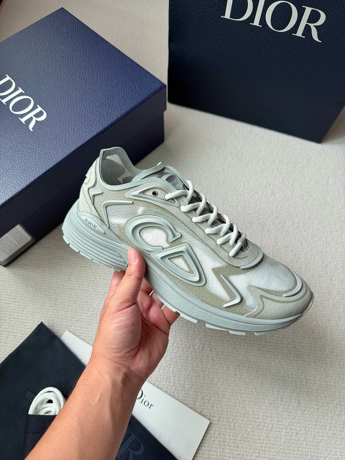 Mesh Runner Silver Sneakers - Men's