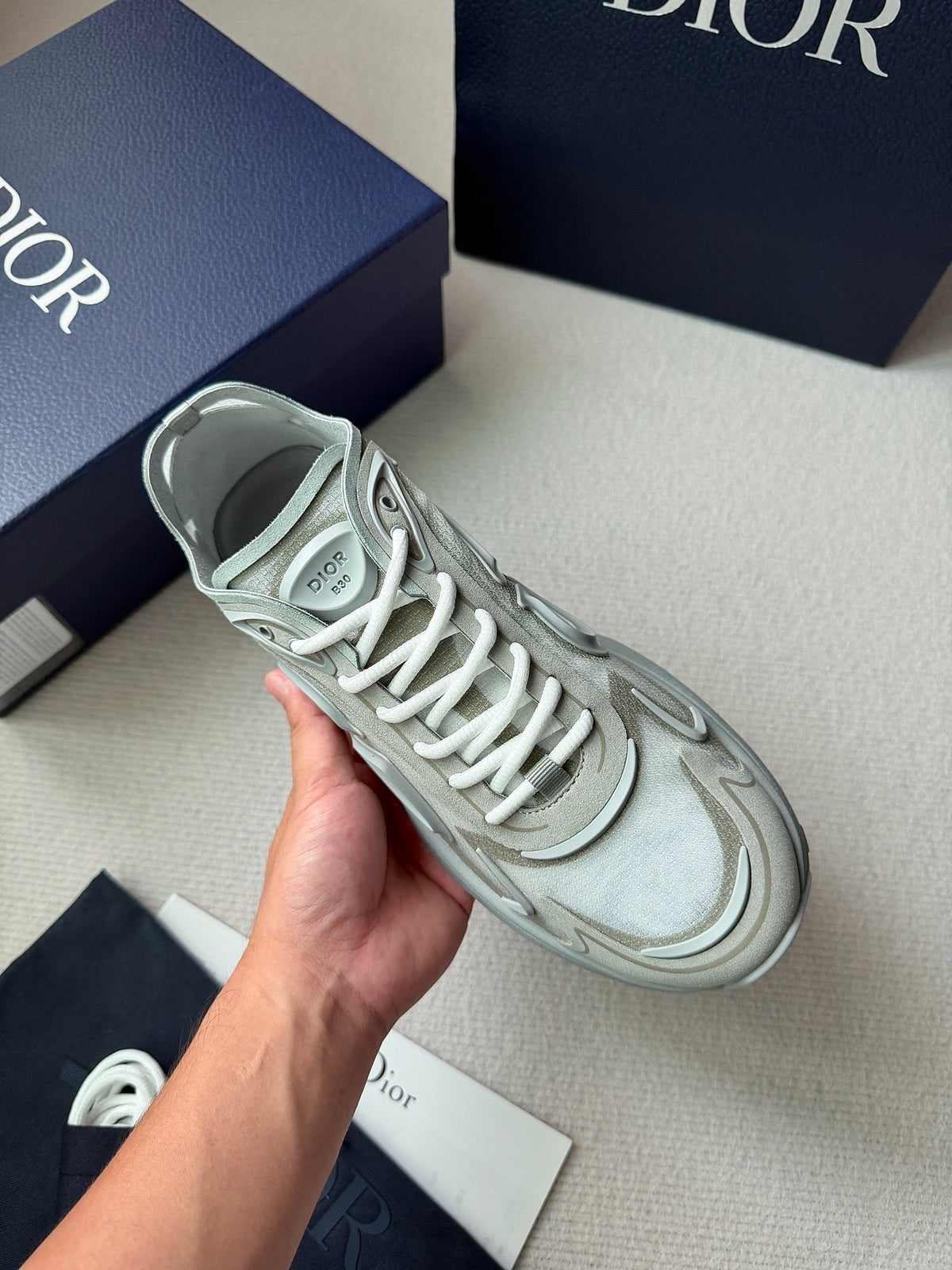 Mesh Runner Silver Sneakers - Men's