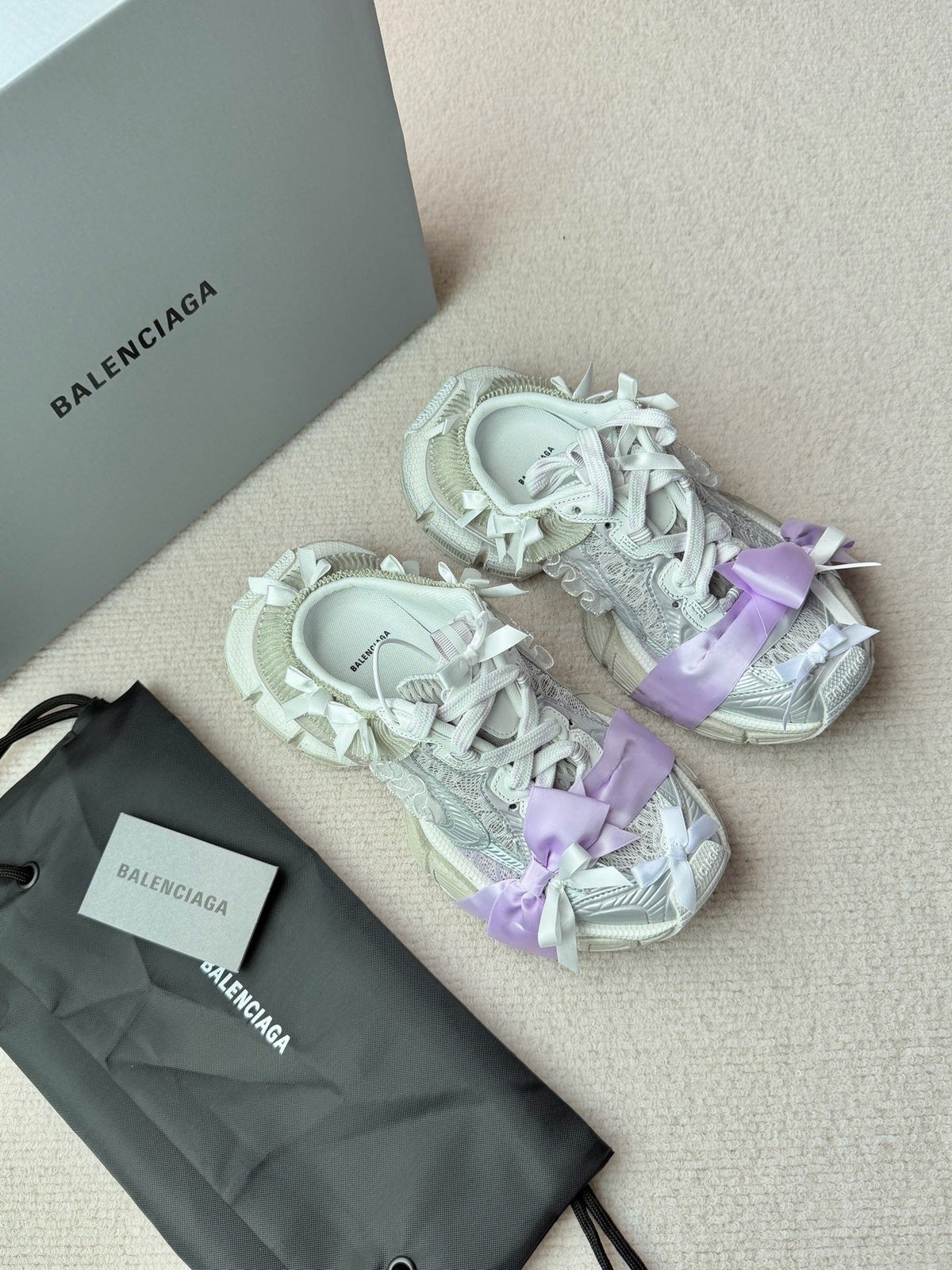 Distressed Mesh Lilac Sneakers