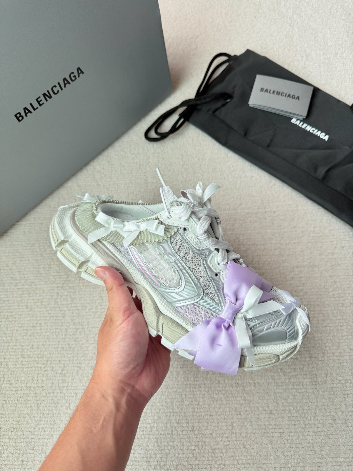 Distressed Mesh Lilac Sneakers