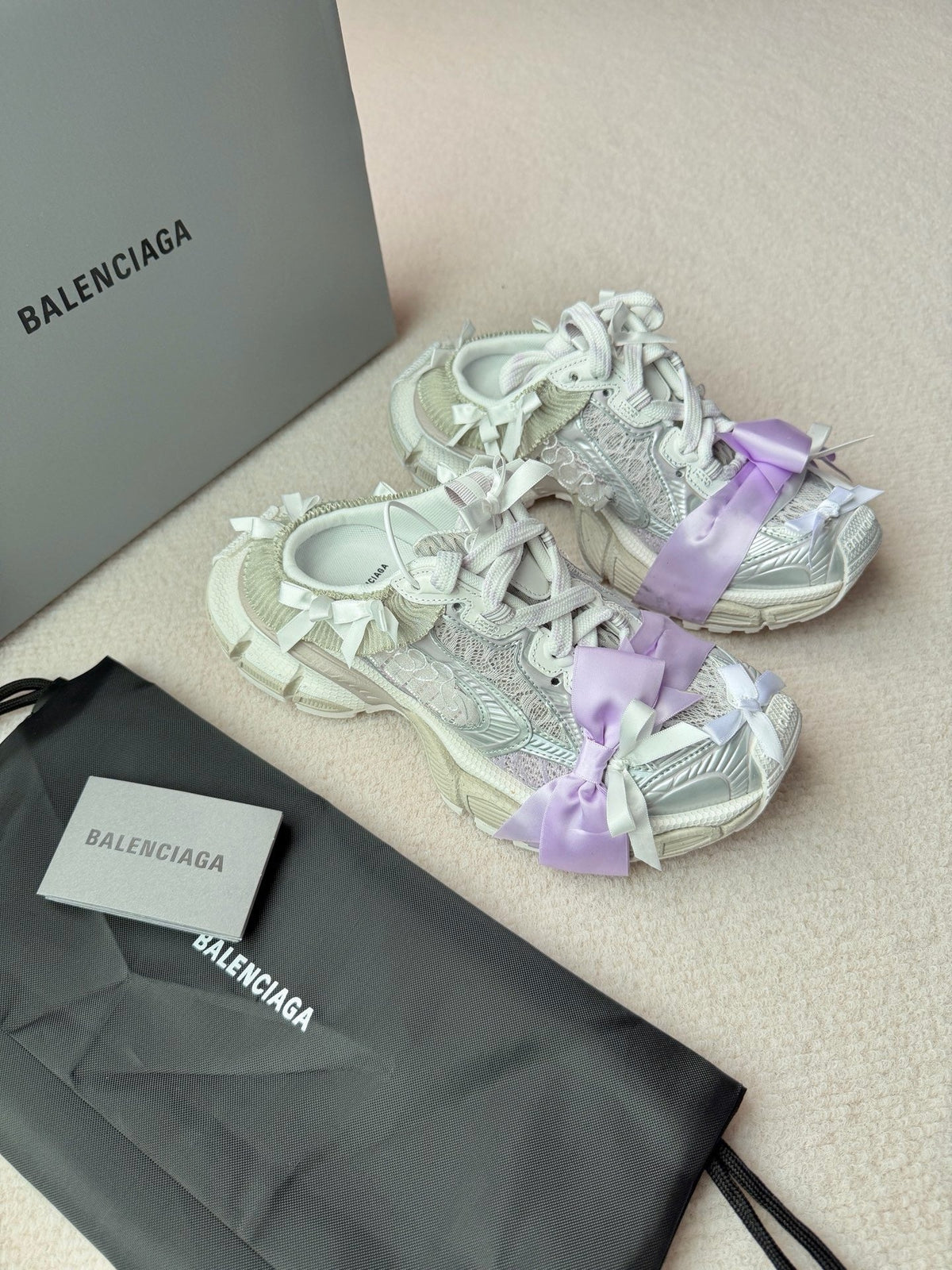 Distressed Mesh Lilac Sneakers