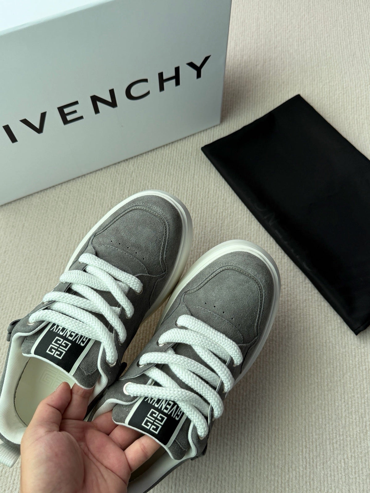 Grey Suede Contrast Sole Low-Top - Men's