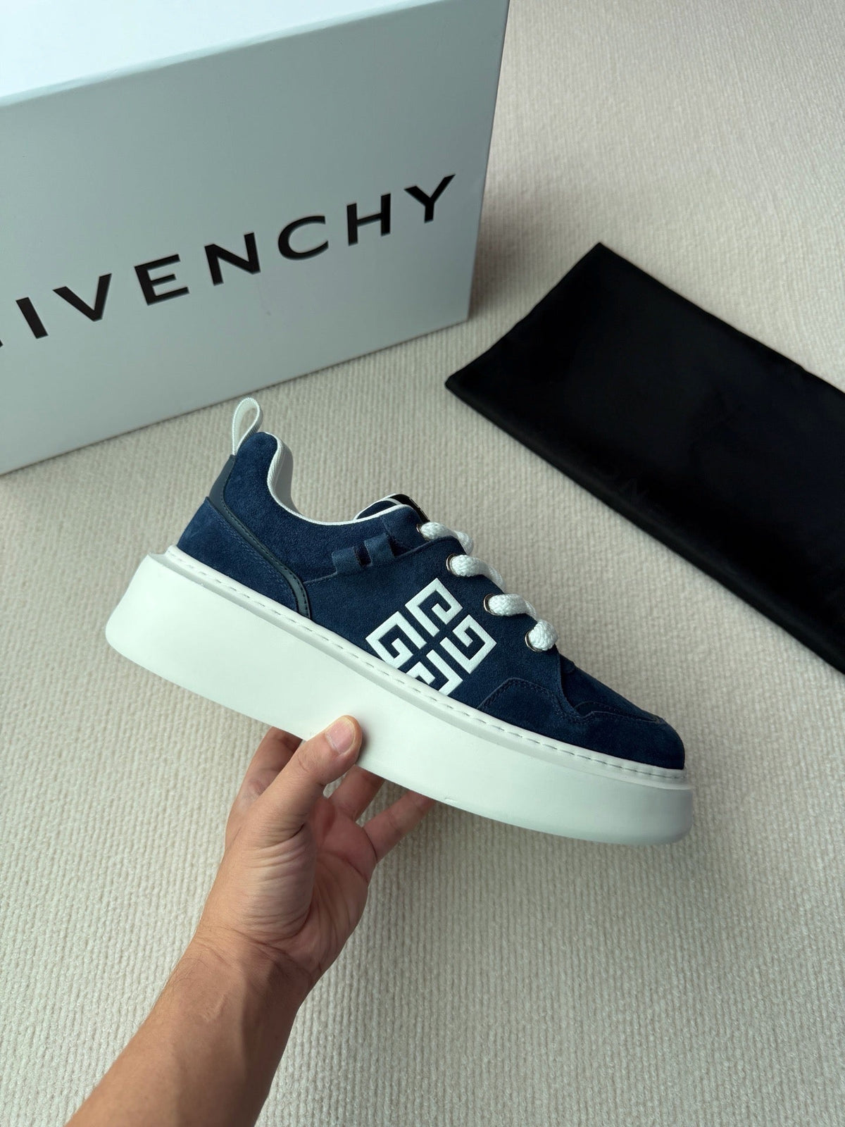 Grey Suede Contrast Sole Low-Top - Men's