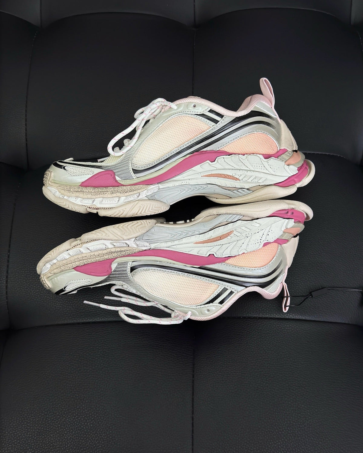 Cream Mesh Graphic Chunky - Women's