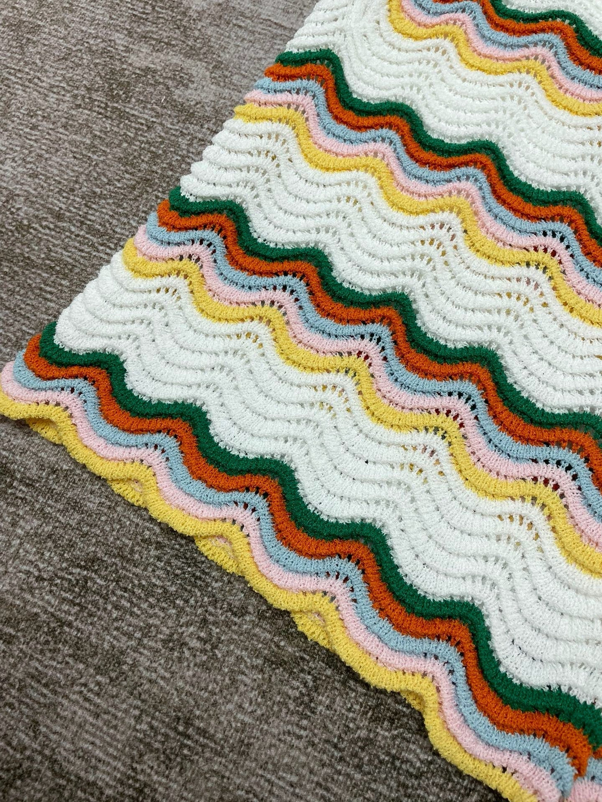 Multicolour Wave Knit Shorts - Men's