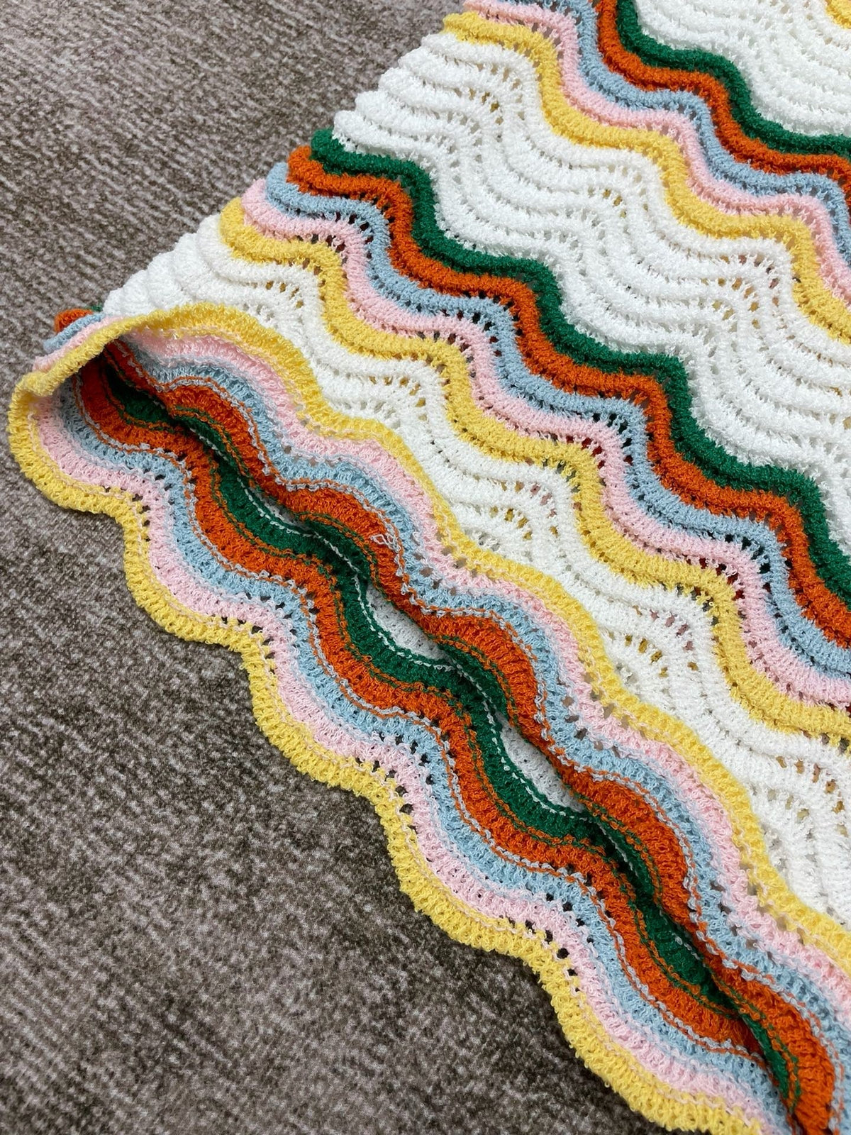Multicolour Wave Knit Shorts - Men's