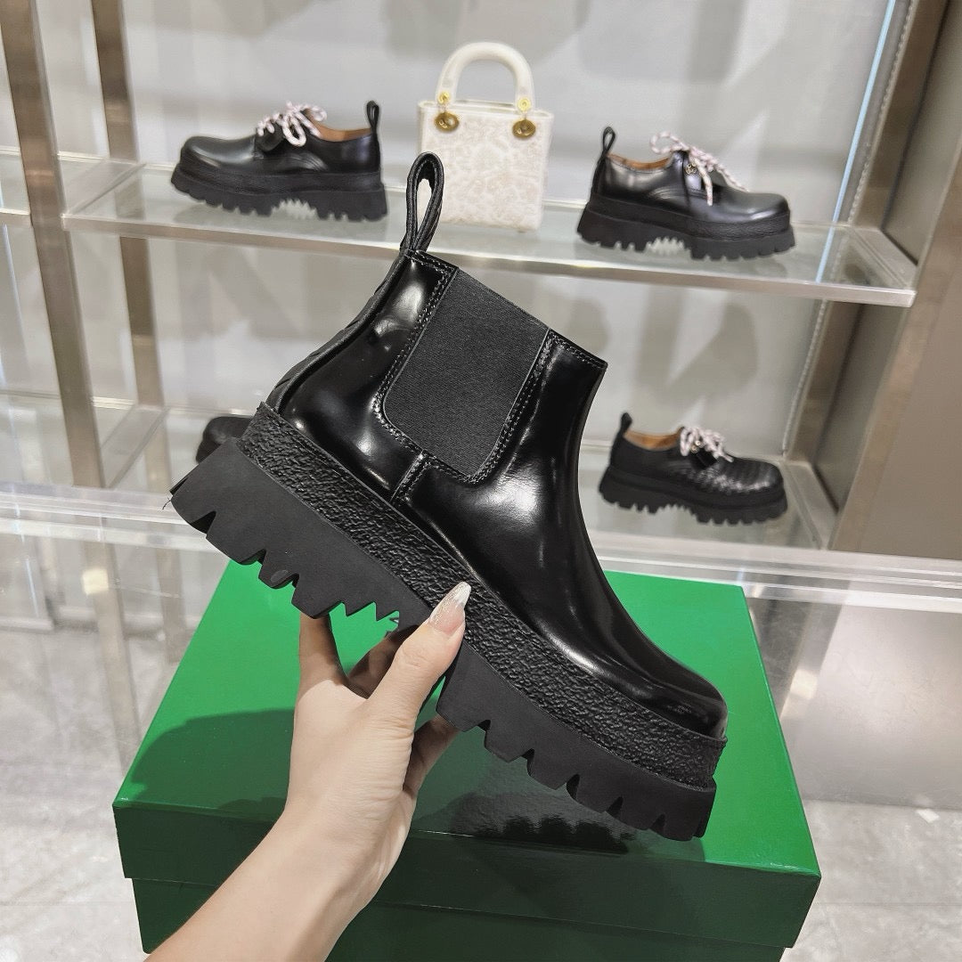 Black Boots